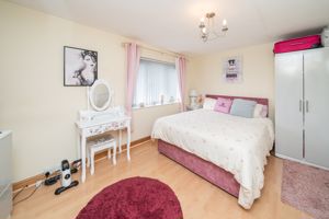 BEDROOM - click for photo gallery